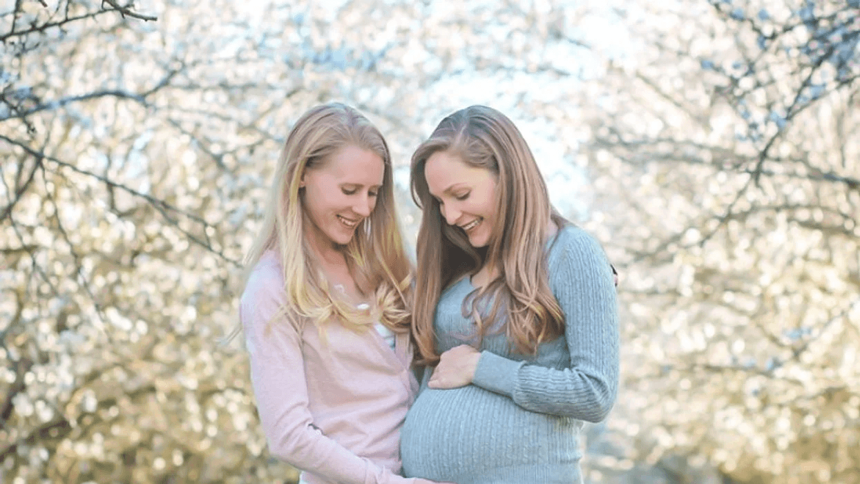 pregnant woman maternity photos with partner