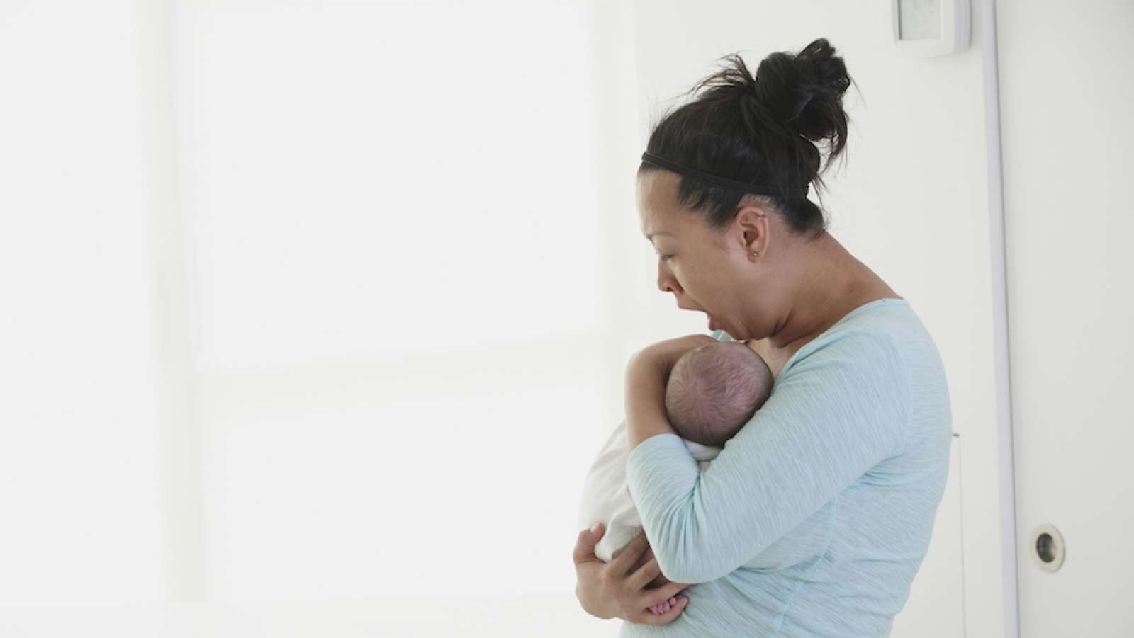 new moms arent getting enough sleepbut that can change featured Motherly
