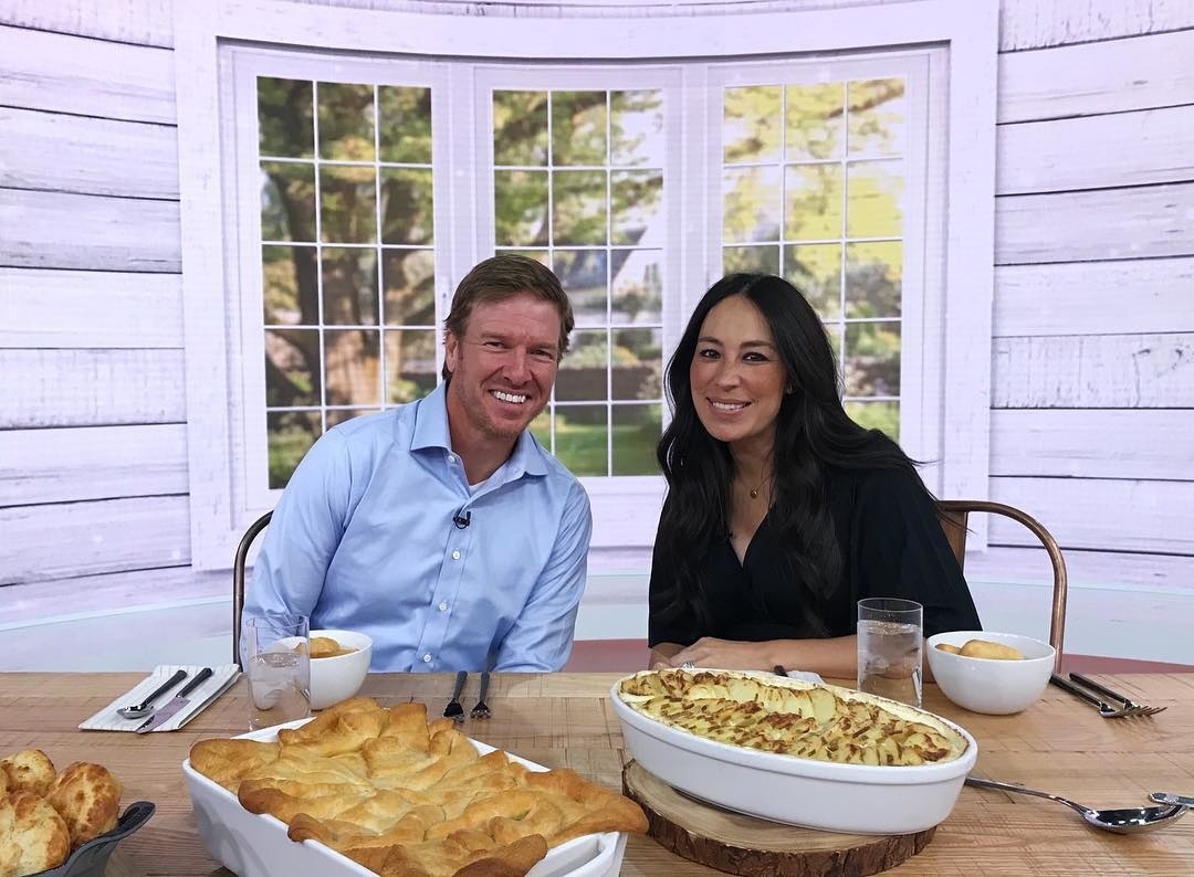 chip and joanna gaines welcome baby no 5 featured Motherly