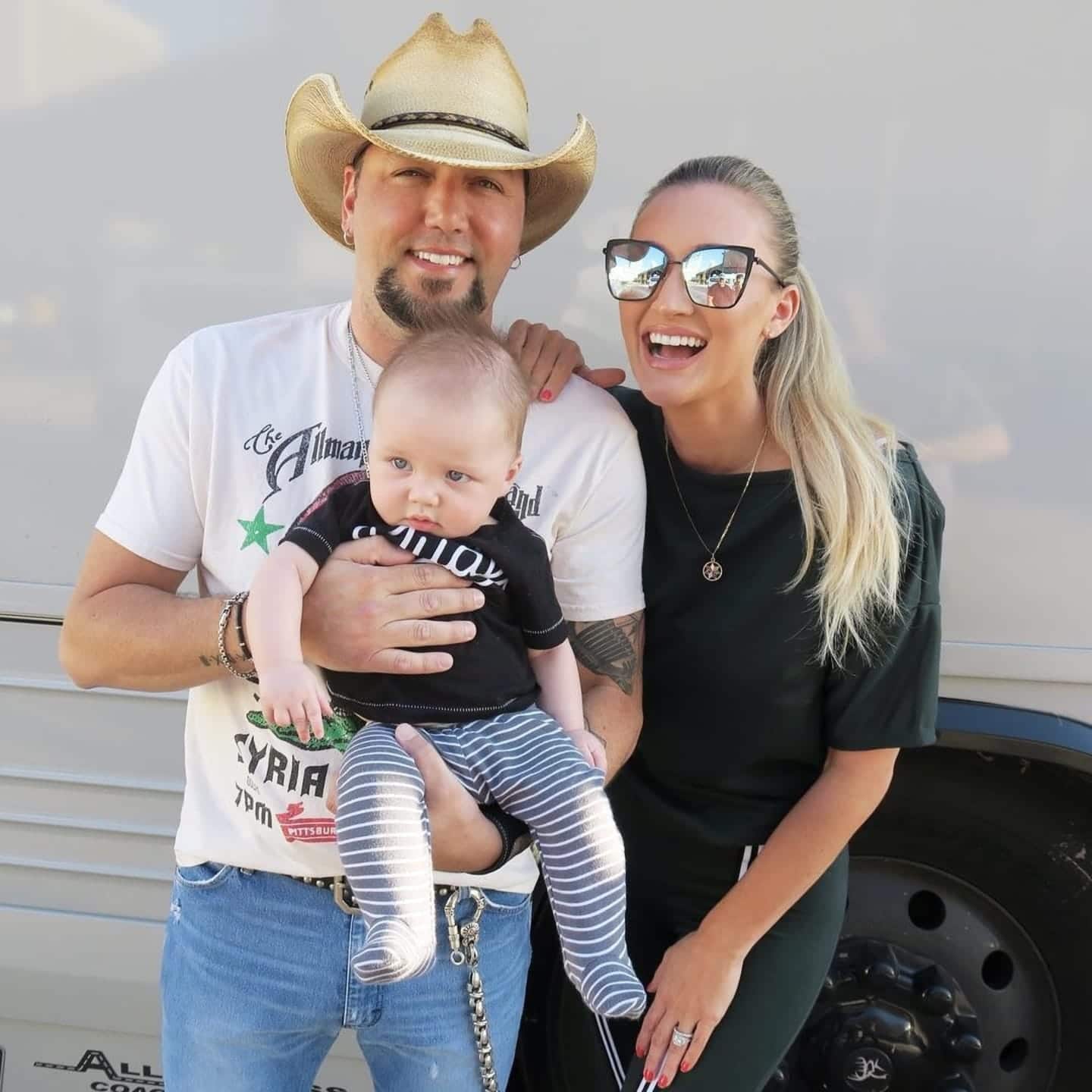 Jason and Britanny Aldean with baby