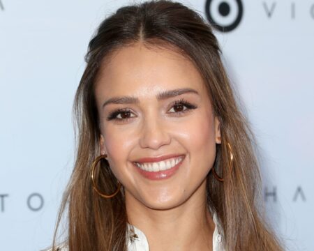 jessica alba life with 3 kids featured e1644525528694 Motherly