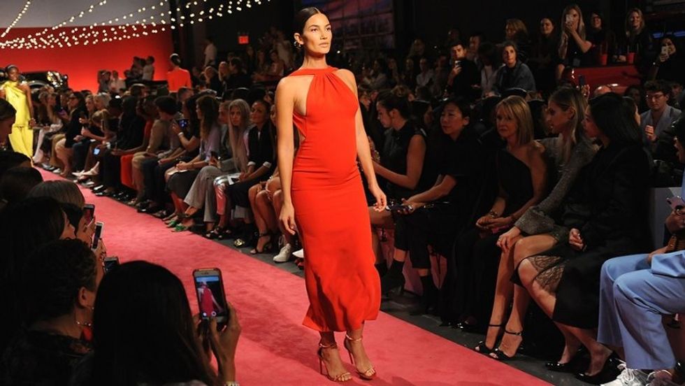 model debuts baby bump on the NYFW runway