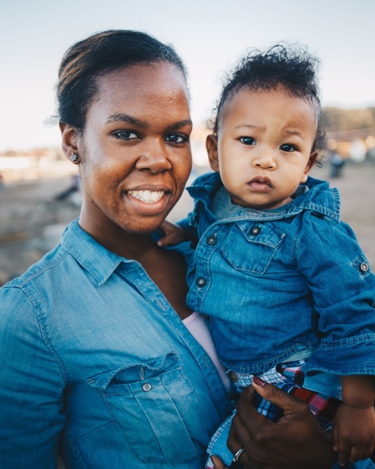 3 simple steps to lessen the mental load of motherhood this year featured