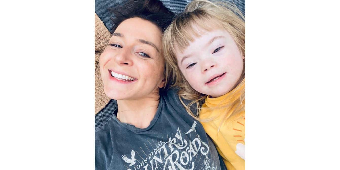 insta screenshot selfie - caterina scorsone with daughter