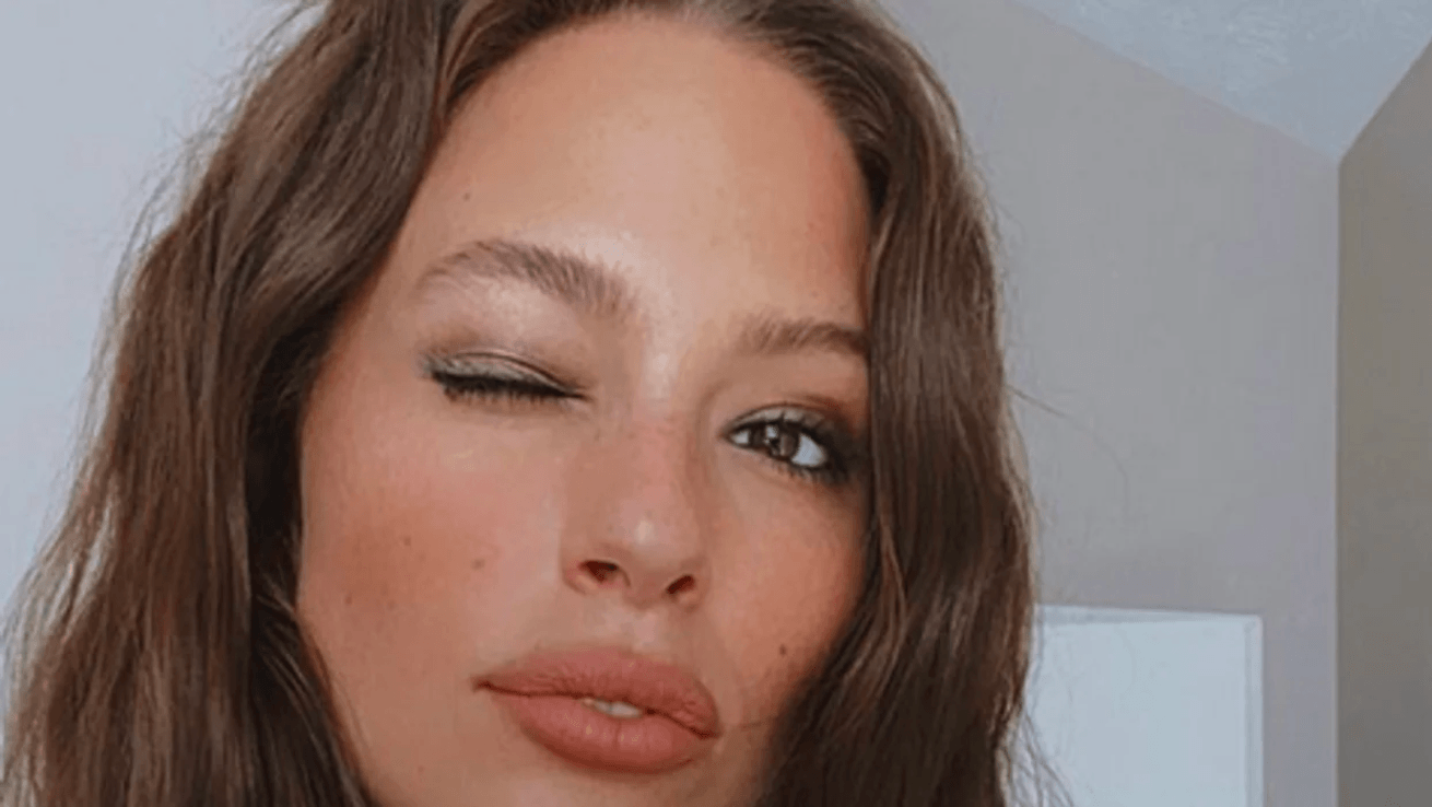 Ashley Graham winking