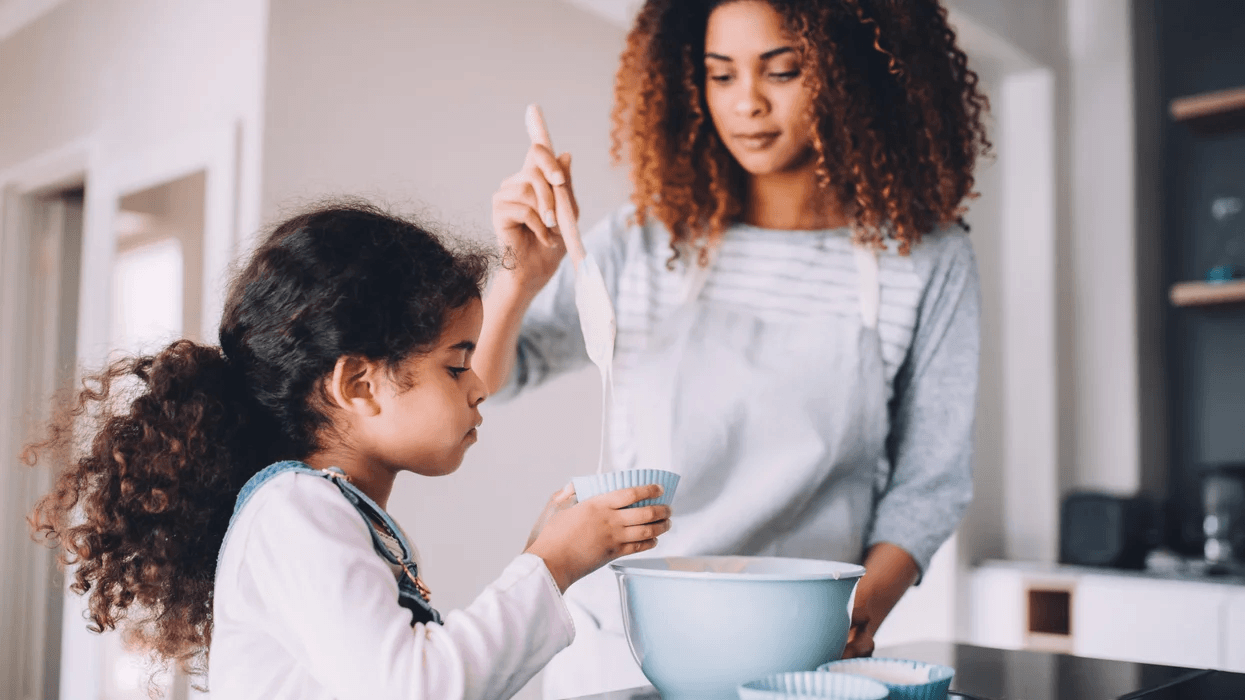 daughter baking with mom