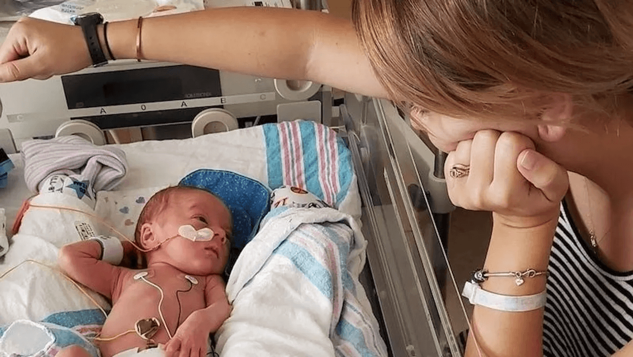 12 Emotional Motheгhood Photos That Depict What It Means to Be a Mom