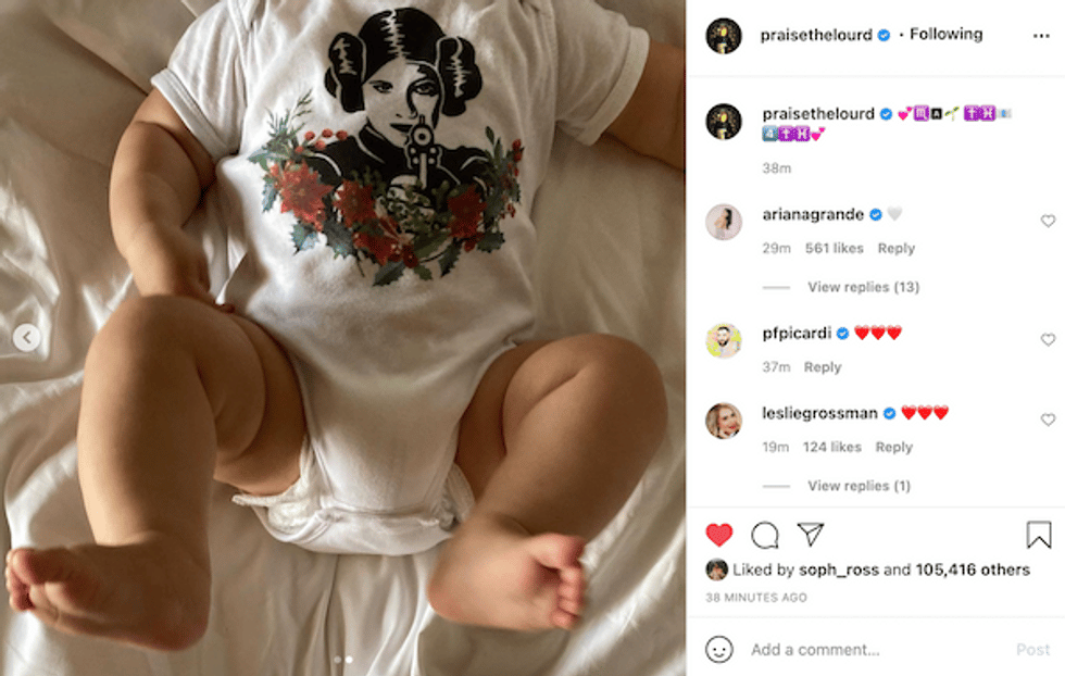 billie-lourd-baby-princess-leia-onesie