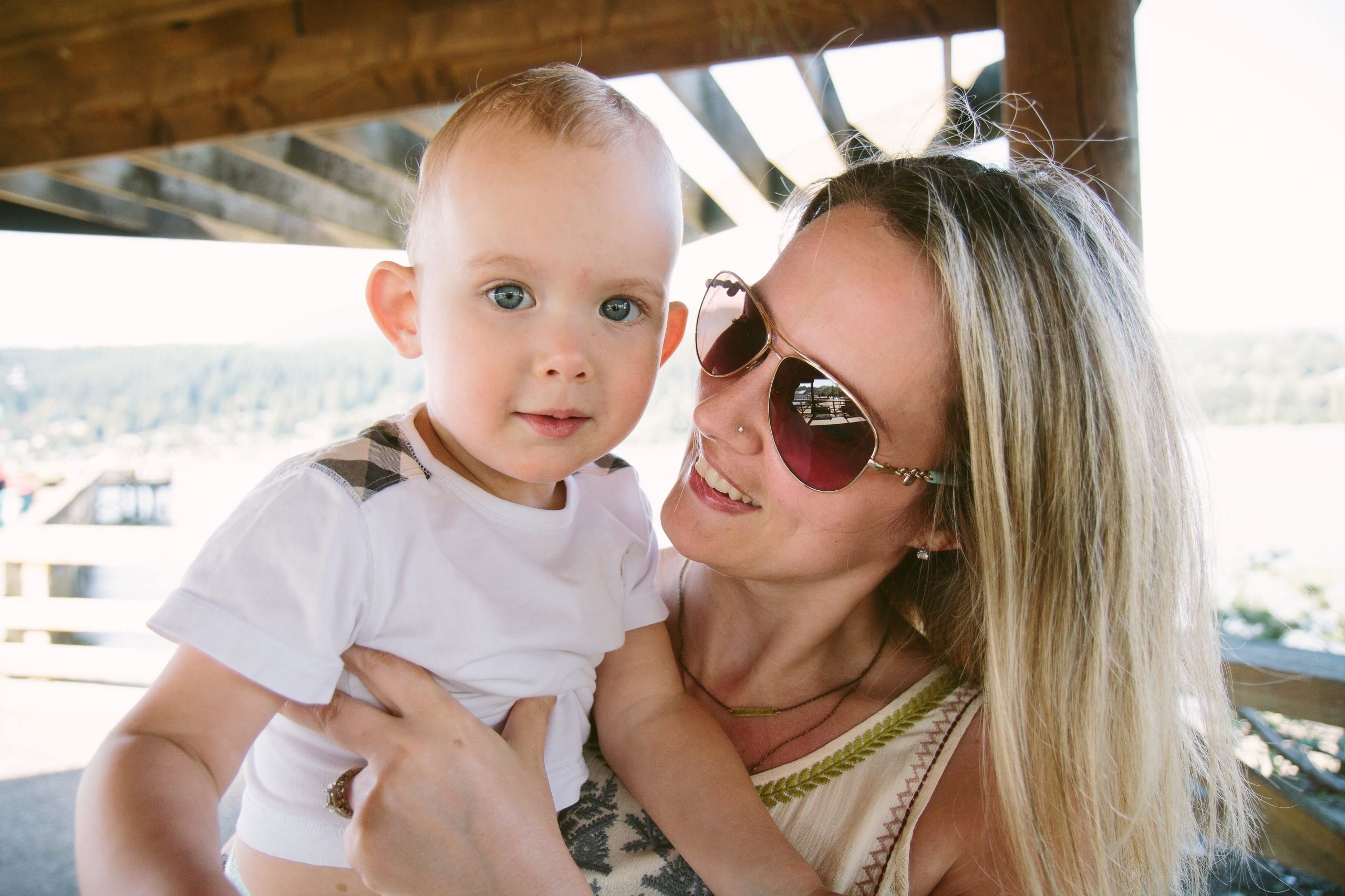 Bébé De Luxe founder Amanda Toth with baby