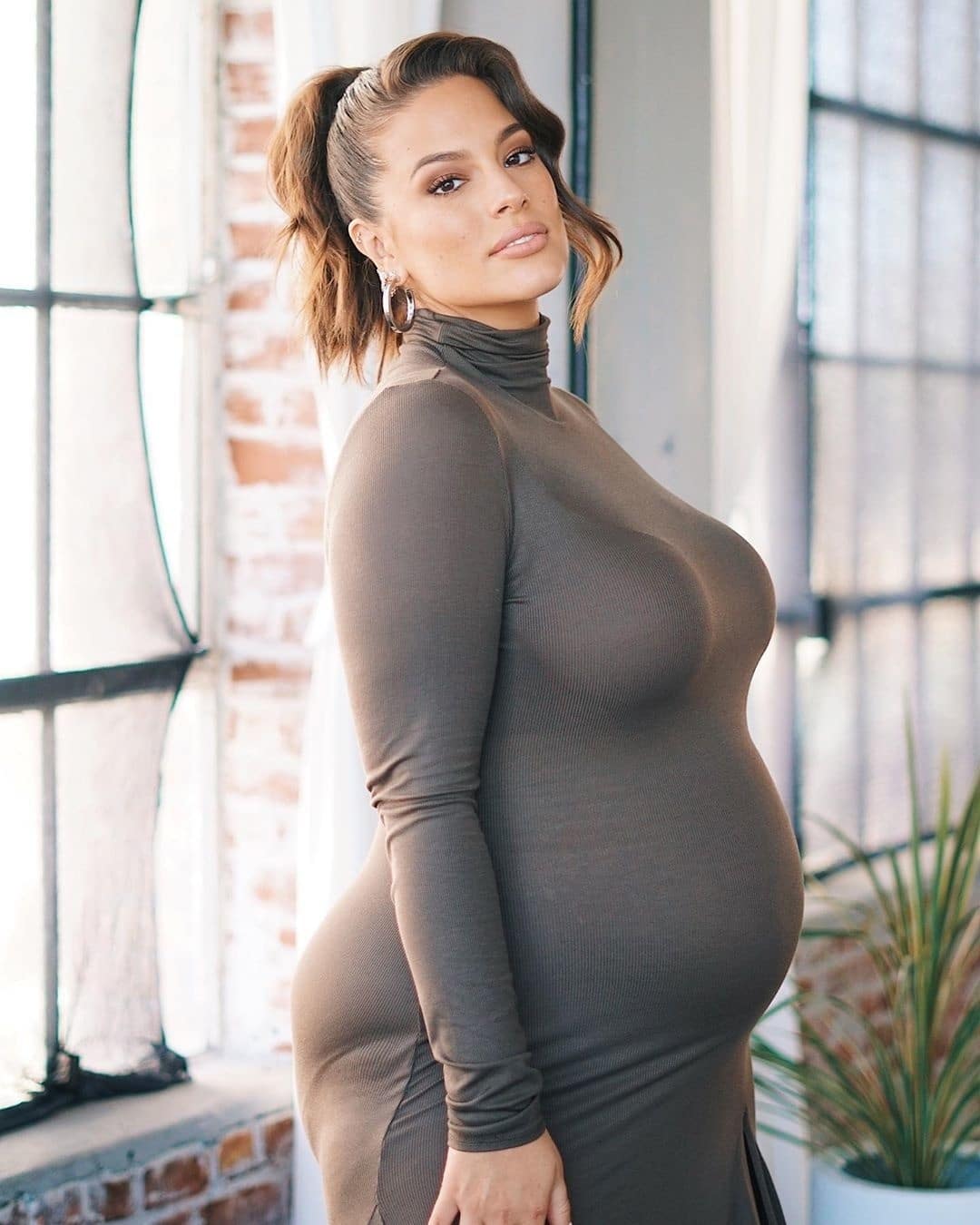 Pregnant Ashley Graham