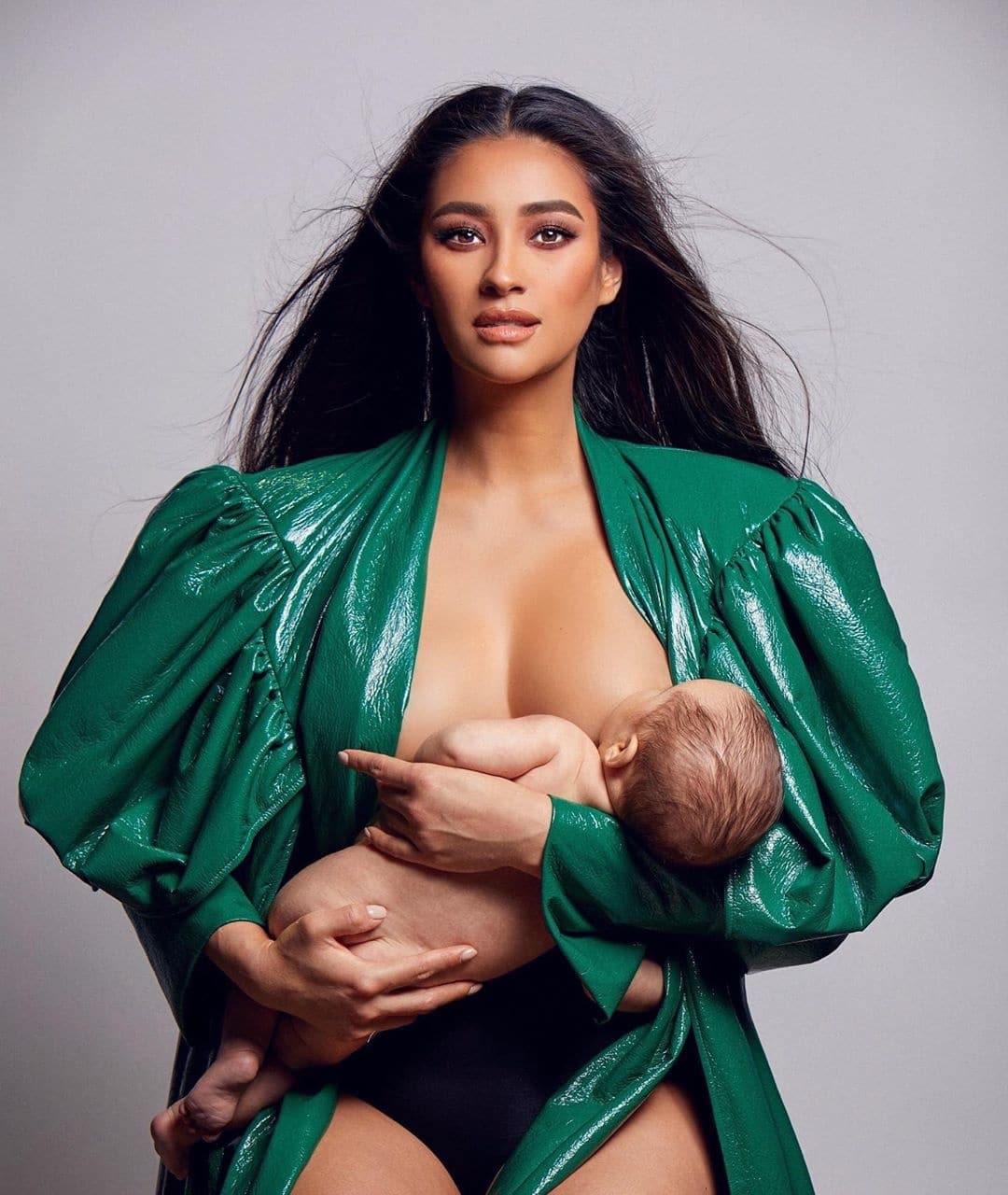 Shay Mitchell breastfeeding her baby