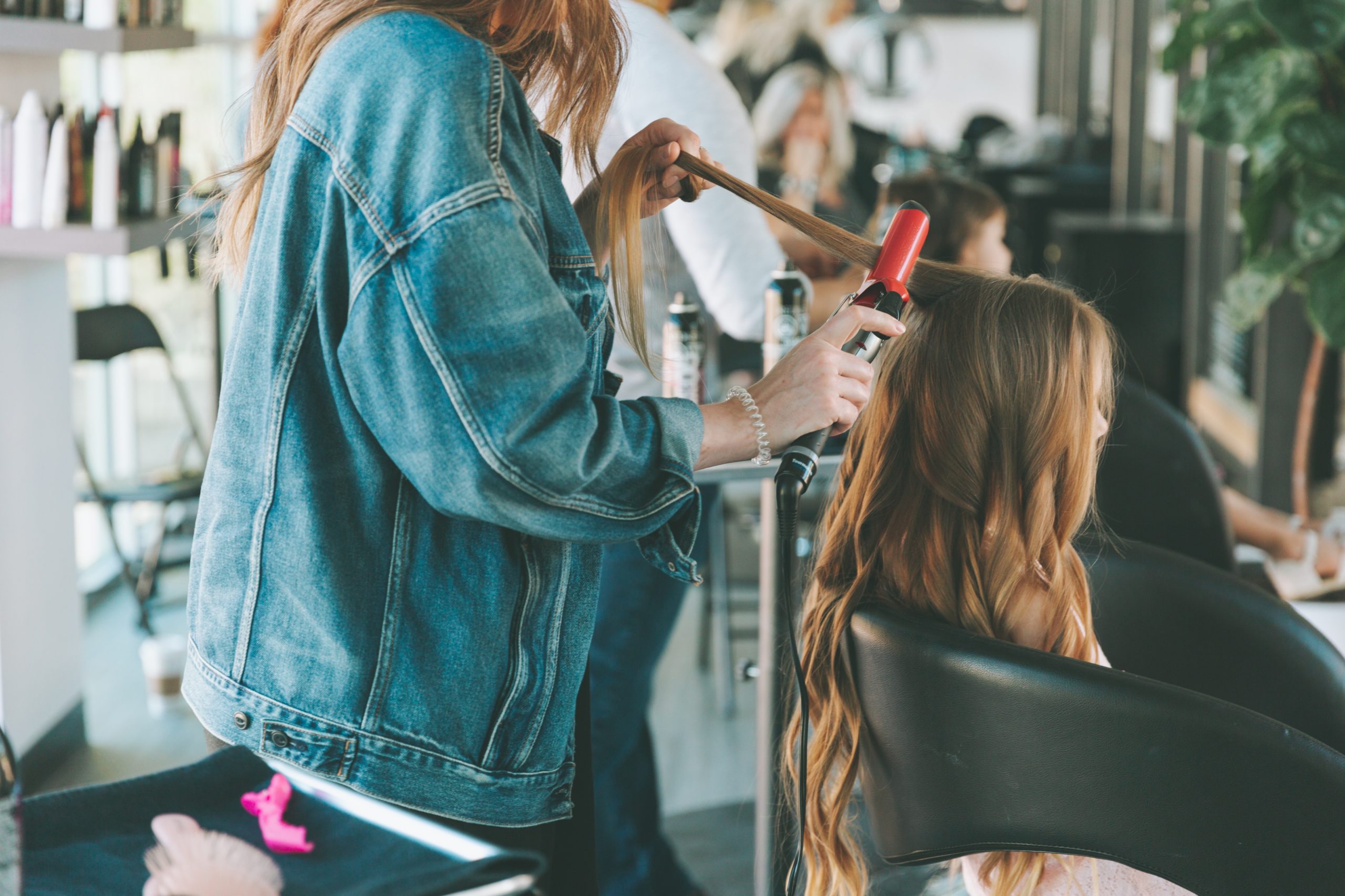 8 stylist-backed tips to keep your hair healthy + frizz-free this winter 8 stylist-backed tips to keep your hair healthy + frizz-free this winter