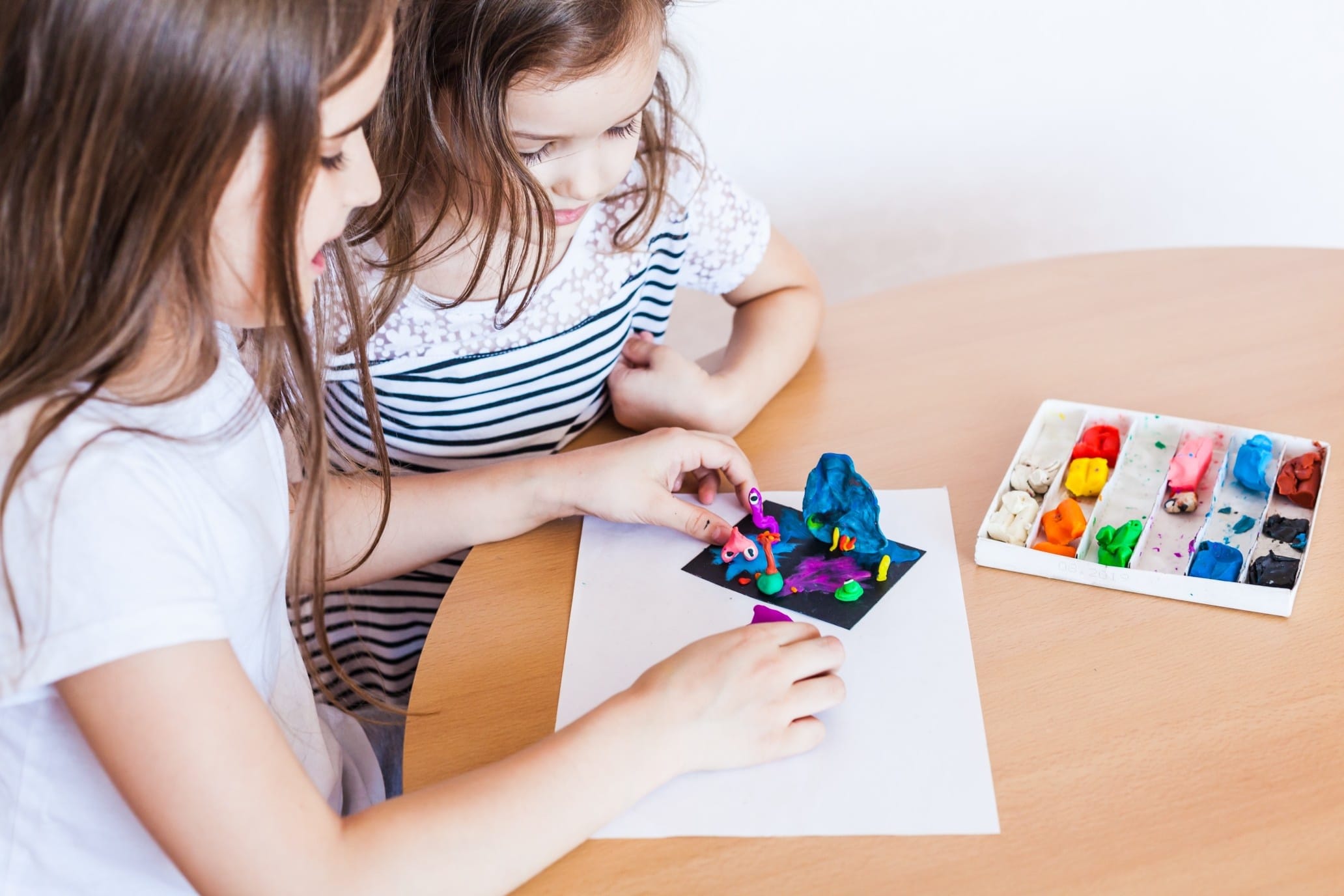 mom and toddler doing art activities together