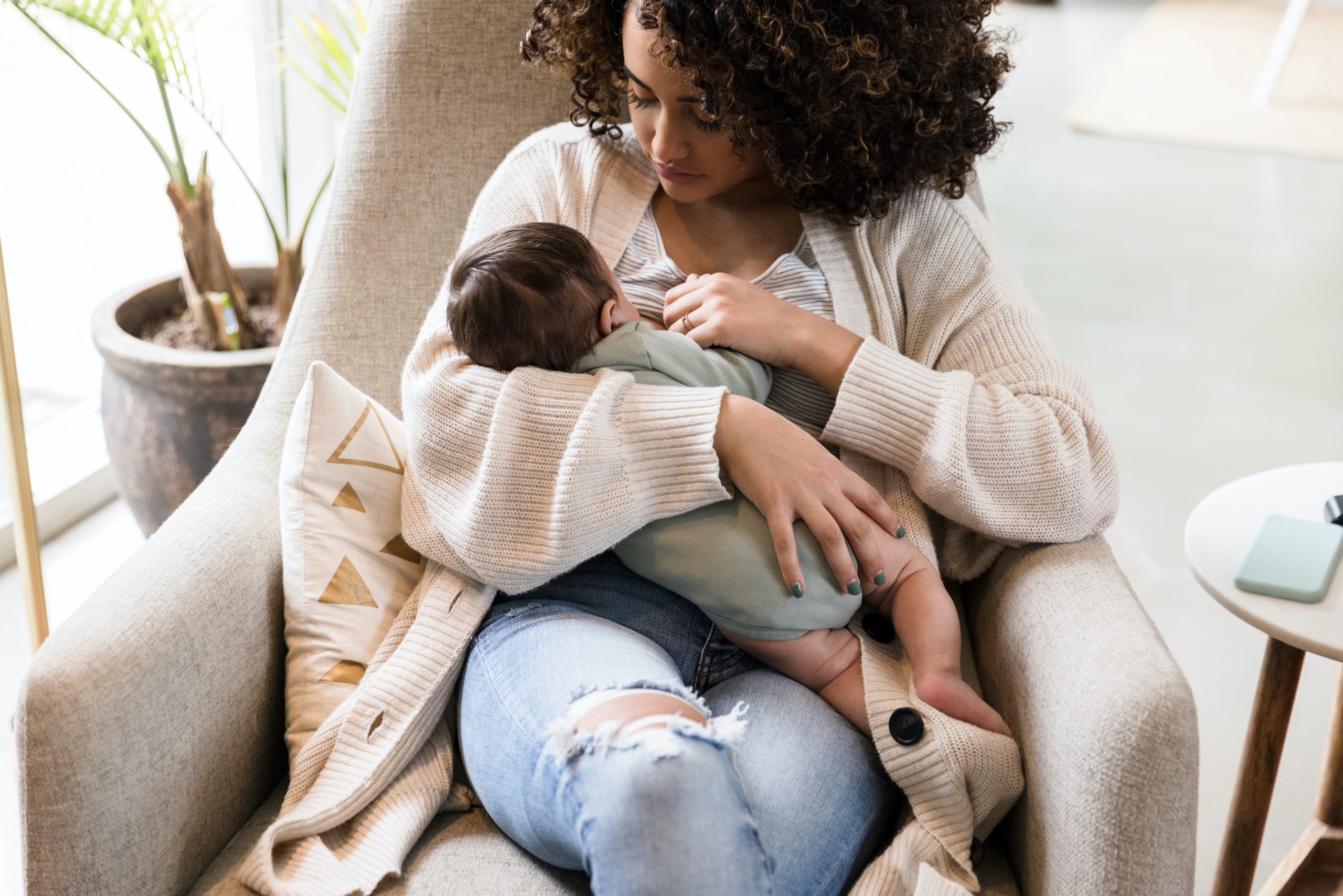 mom breastfeeding baby