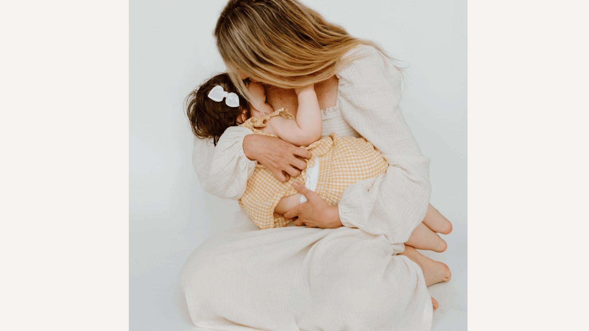 Gorgeous Breastfeeding Mom Moments