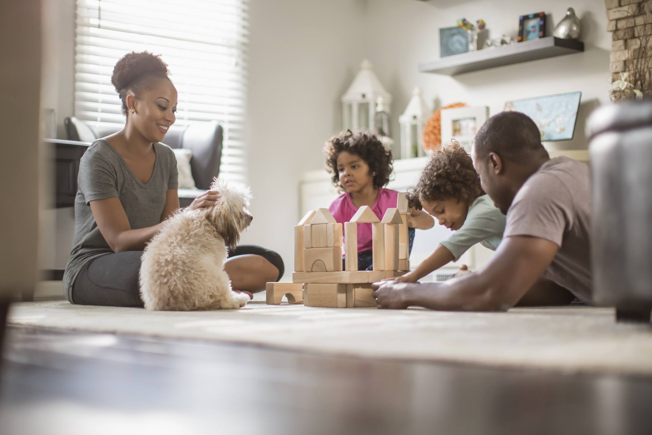 family-playing-blocks