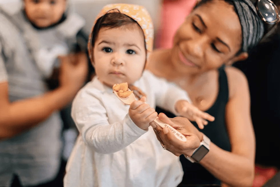 5 Signs That Your Baby Is Ready for Solid Food