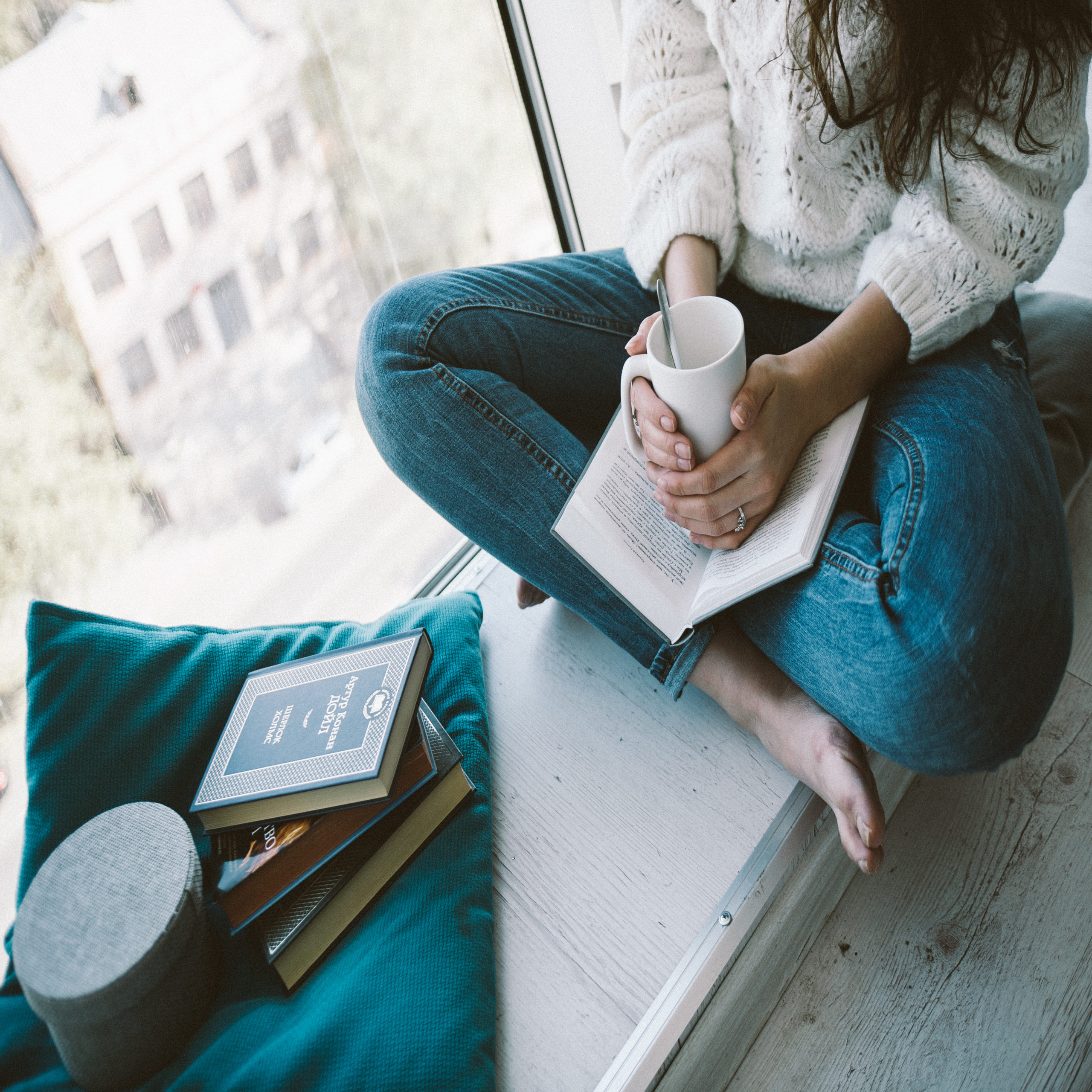 woman reading book- best books of 2022