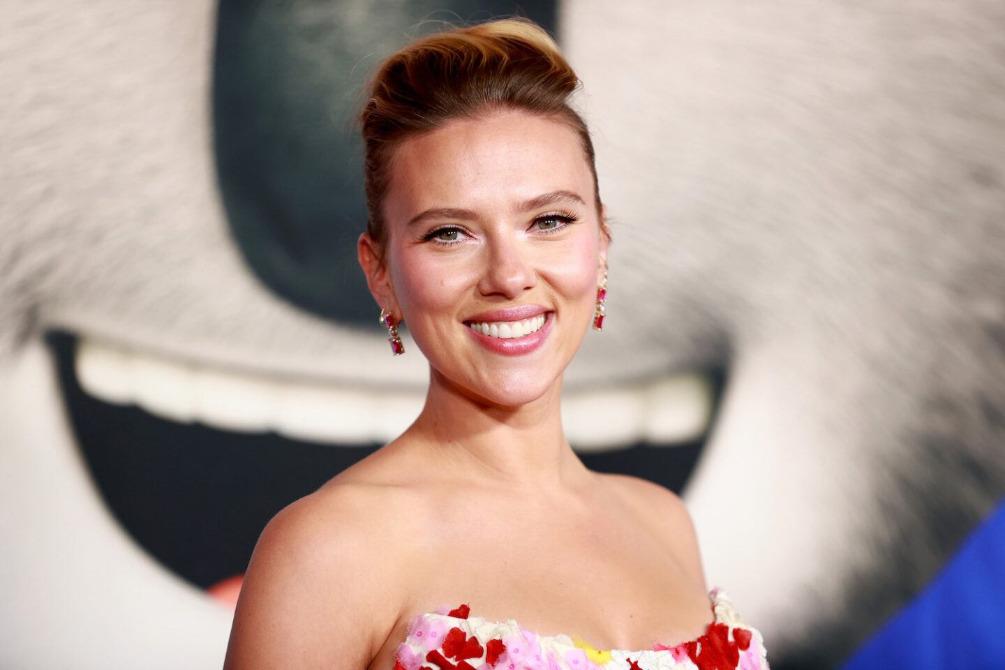 Scarlett Johansson Sing 2 red carpet