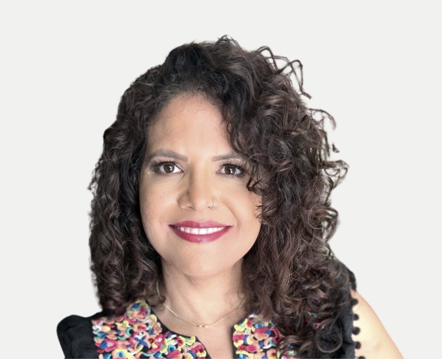 Sonia Smith-Kang headshot