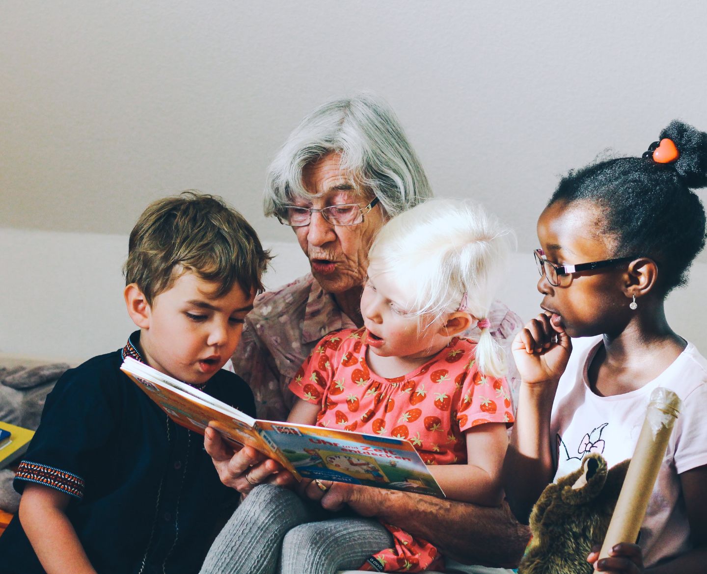 grandma reading to kids - books for 4 year olds