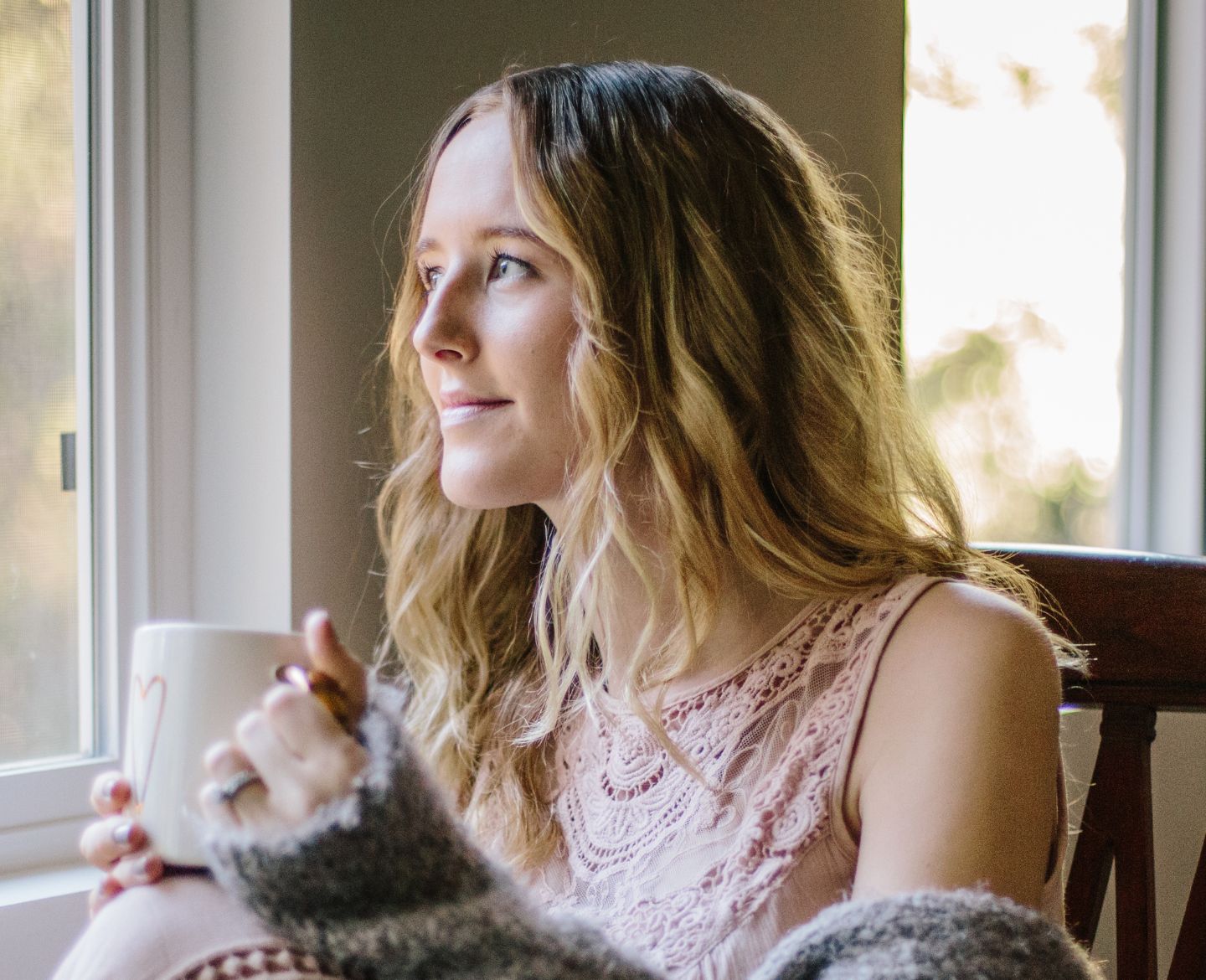 woman drinking coffee