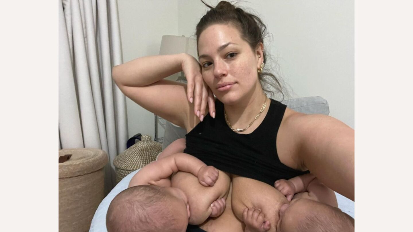 Ashley Graham breastfeeding her twin babies