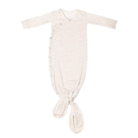 newborn knotted gown, a great outfit for newborn photos
