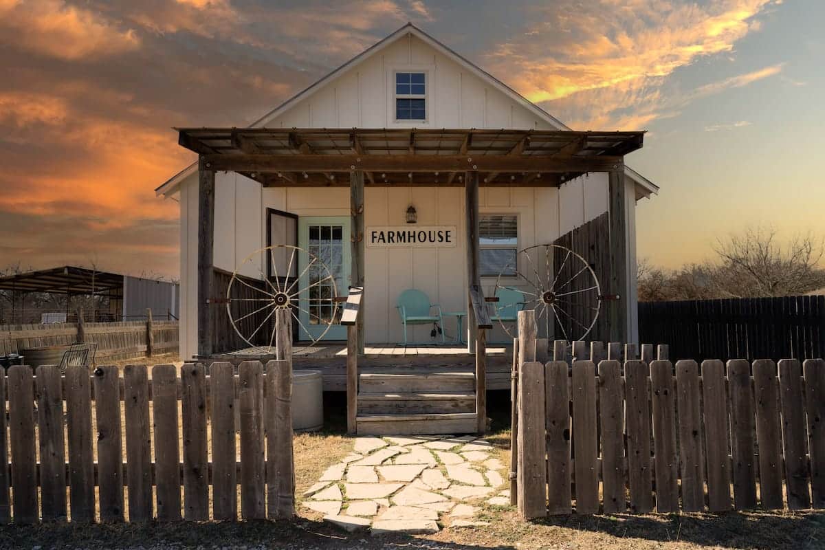 Farmhouse at Spotted Sheep Ranch, a farm stay in Texas