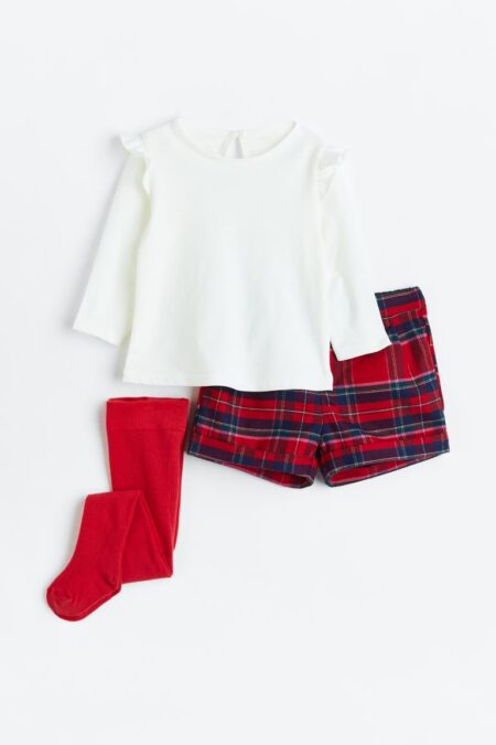 hm holiday shorts set