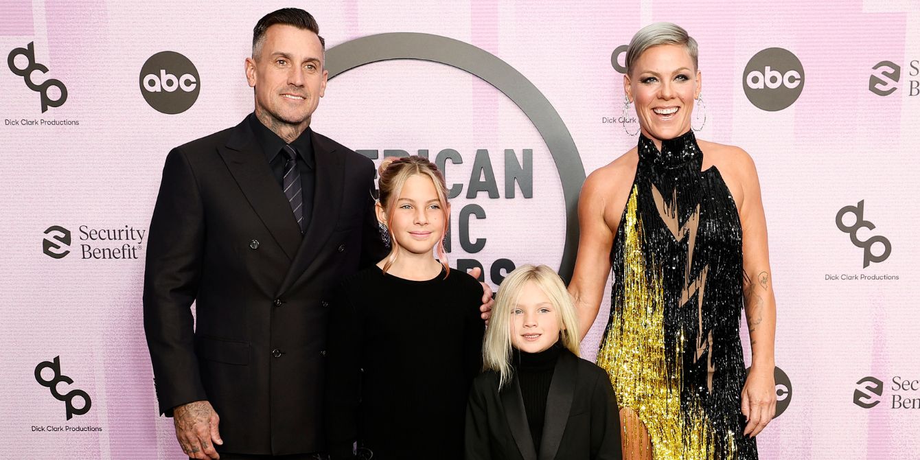 Pink and Willow Hart with Carey and Jameson Hart at the American Music Awards