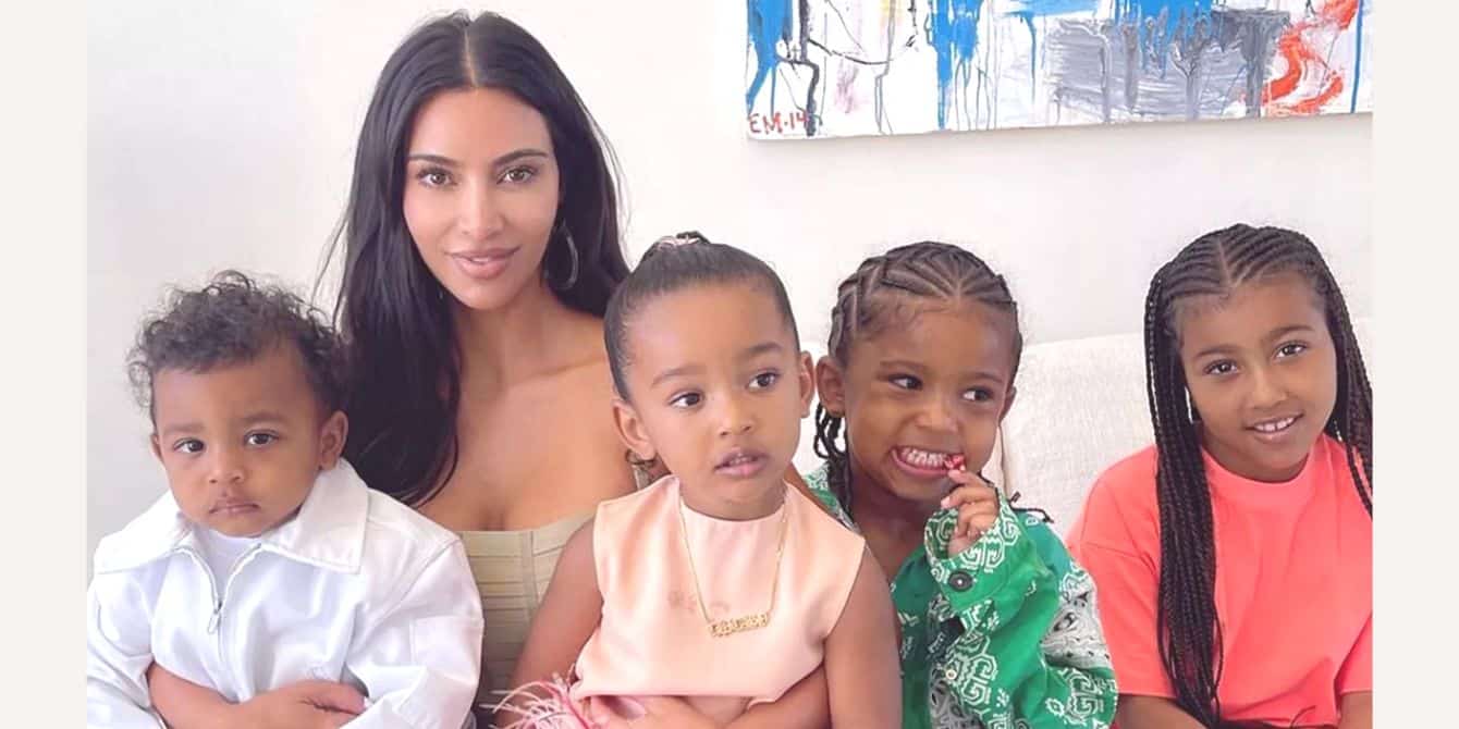 Kim Kardashian and kids all pose together