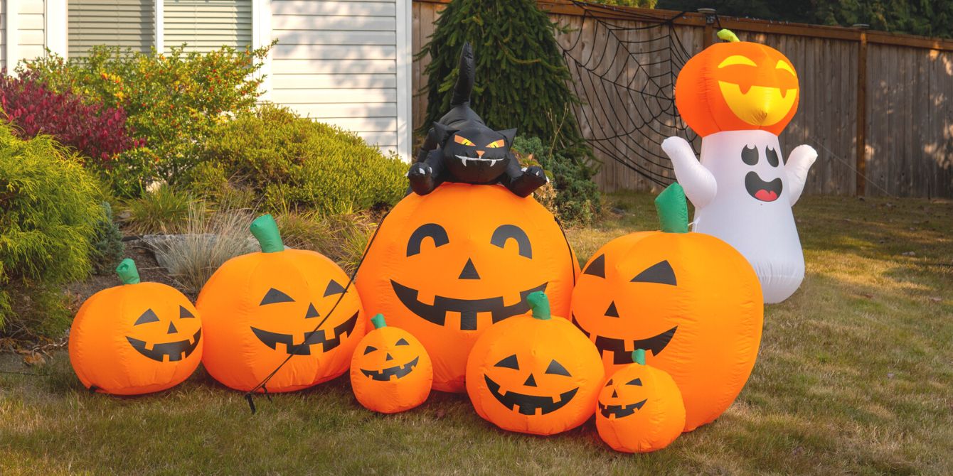 Inflatable lawn decorations for Halloween