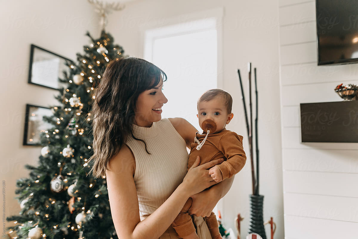The Ultimate New Mom Gift Guide: Must-Have Presents to Celebrate Motherhood