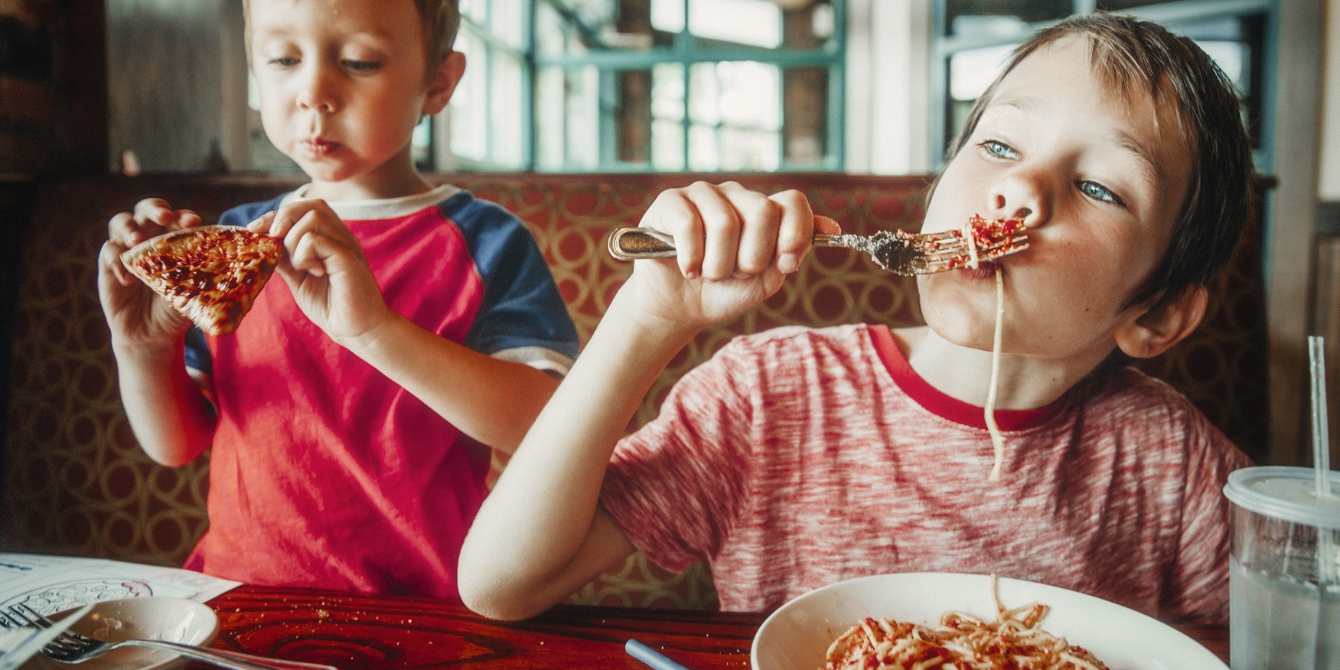 kids eating mess at restaurant adult surcharge for loud kids restaurant charges parents