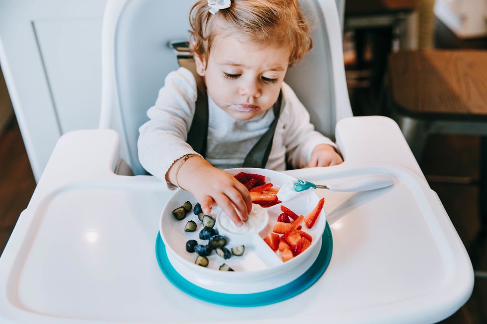 10 positive parenting techniques when your kid is a picky eater 1 Motherly