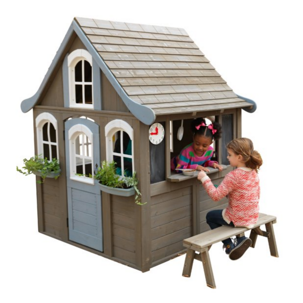 kids plastic playhouse