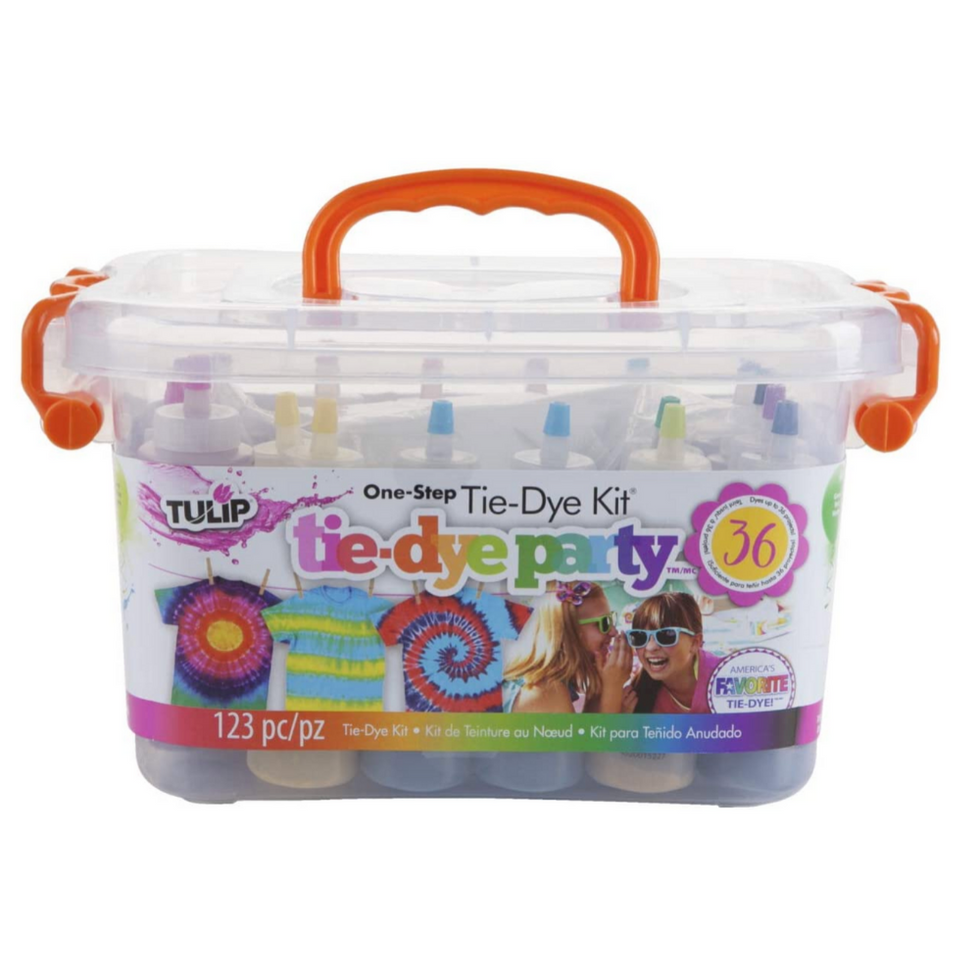 Everything you need to turn your backyard into the ultimate oasis (for you + your kids) tie dye kit