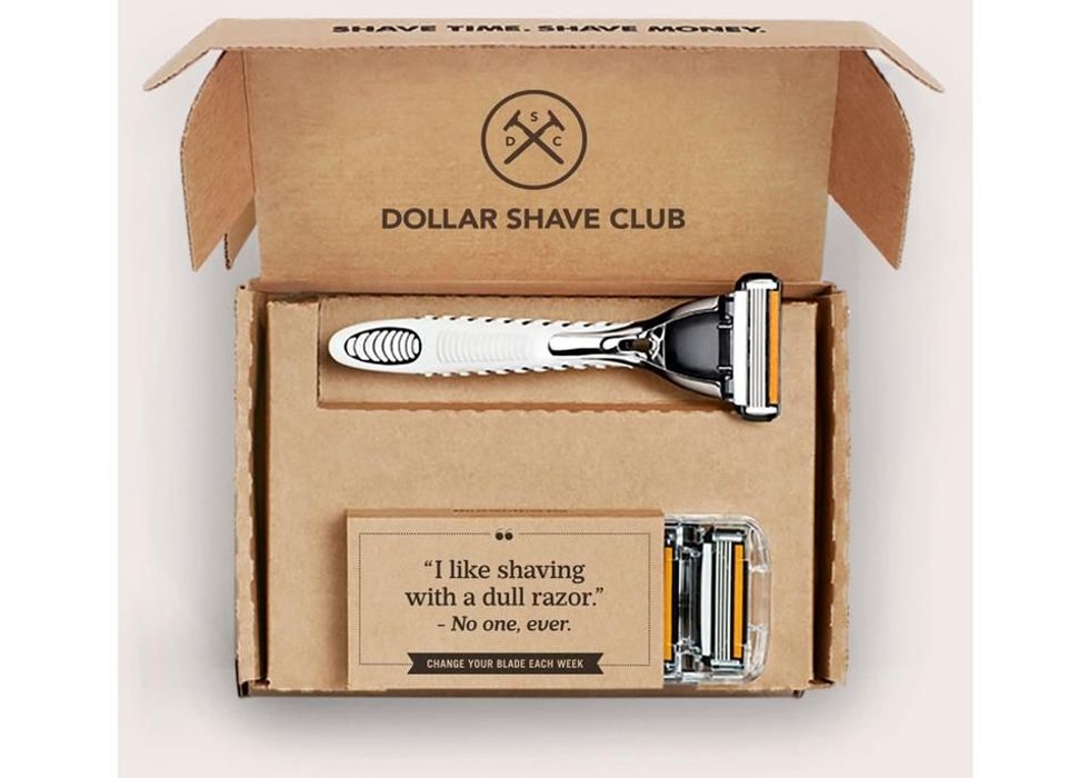 Dollar-Shave-Club-shaving-set-in-a-cardboard-box