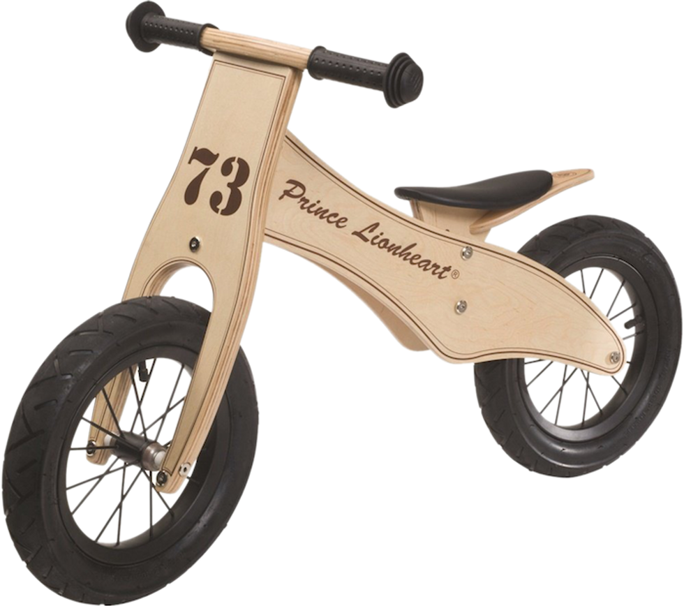 14 tech-free holiday gifts for kids that inspire imagination best tech free holiday gifts kids 7