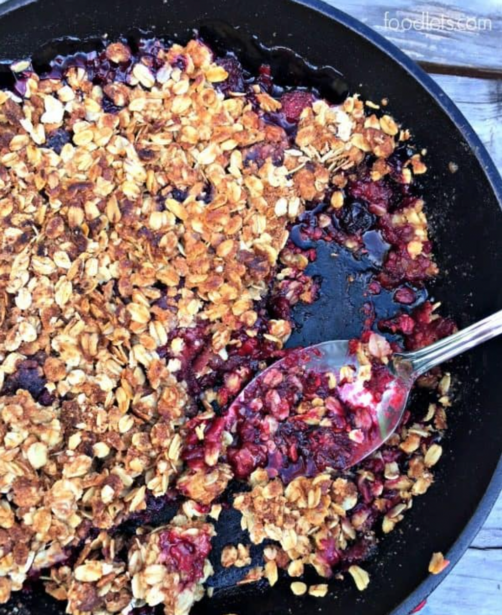 Frozen fruit blackberry crisp