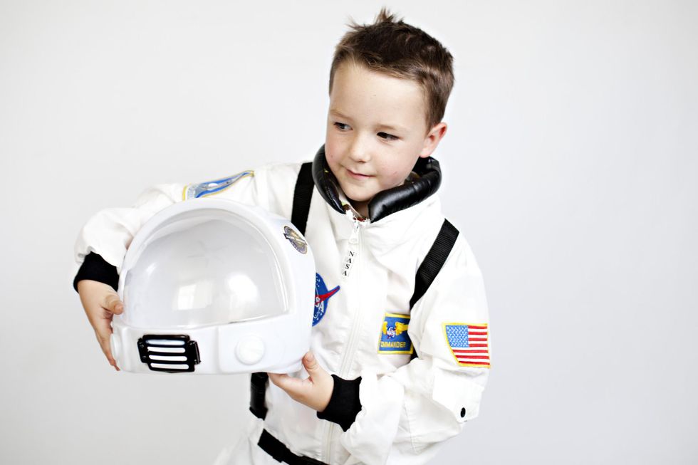 kid-in-astronaut-costume