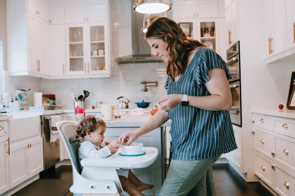 how to make toddler mealtime less messy 0