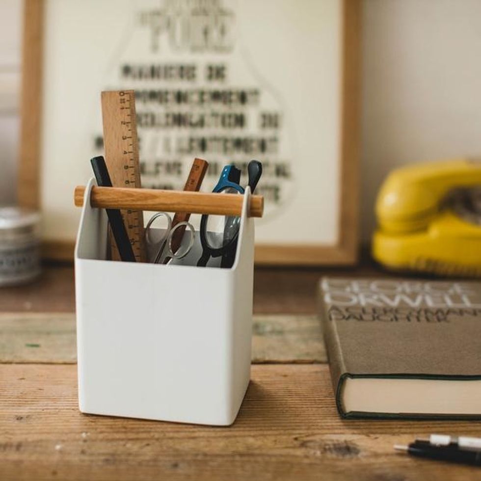 Yamazaki Tosca pen stand