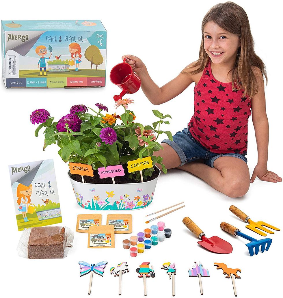 Indoor gardening with kids