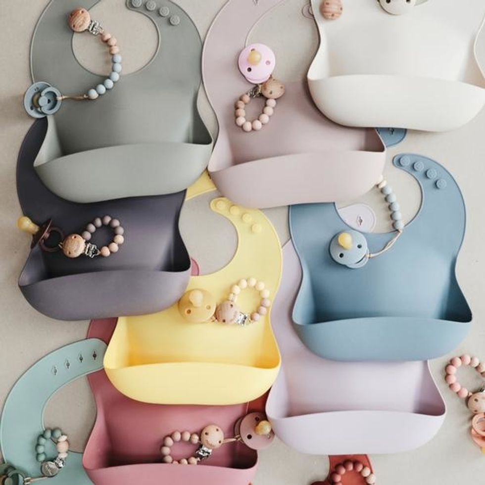 Mushie silicone baby bib