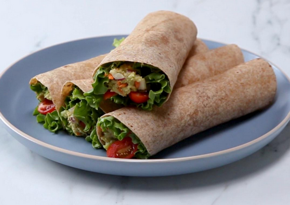 Crunchy avocado tuna wraps