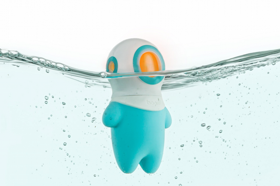 Boon marco light-up bath toy