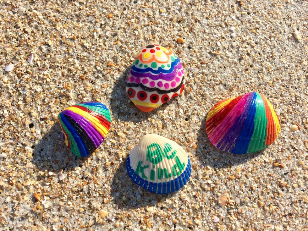 paint-seashells-toddler-activity