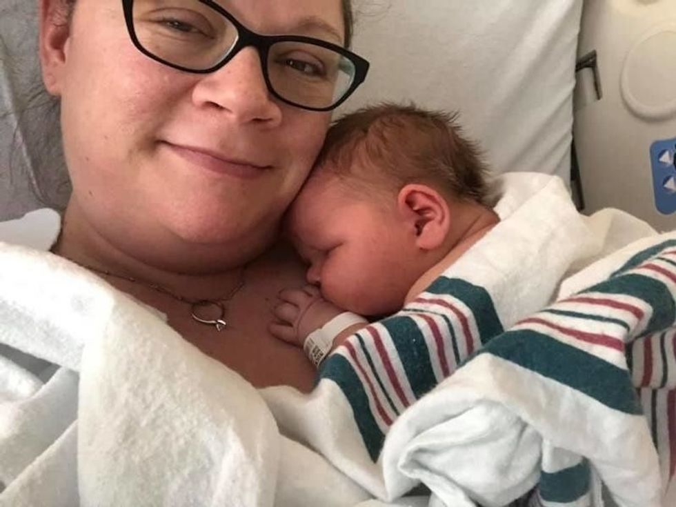 12 Emotional Motheгhood Photos That Depict What It Means to Be a Mom